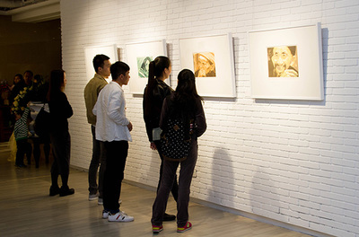 王華祥版畫展亮相愛慕美術(shù)館 回溯版畫之路，呈現(xiàn)藝術(shù)探索